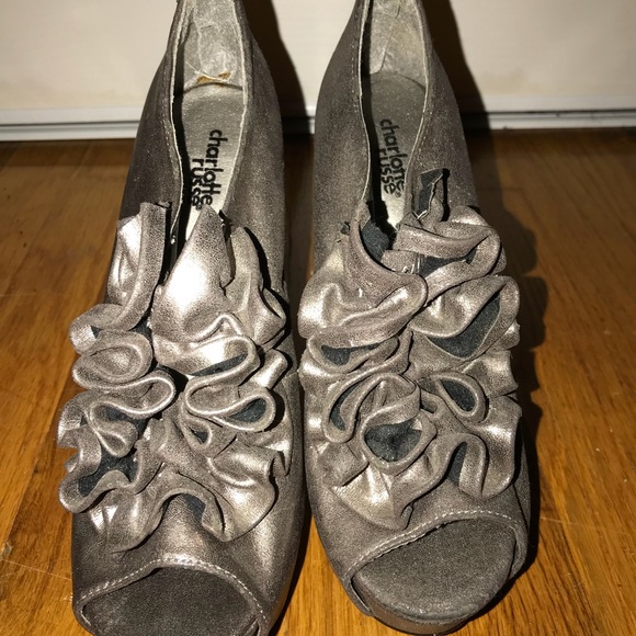 Women’s shoes - Picture 1 of 3